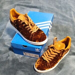 Adidas Gold Velvet Sneakers Mens9.5